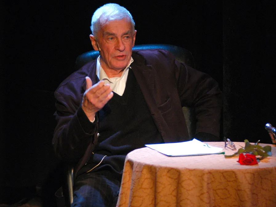 Adam Hanuszkiewicz (1924 - 2011)