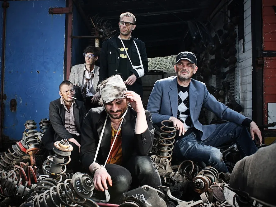 Piski i zgrzyty Kombajnu (do Zbierania Kur po Wioskach)