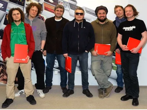 T. Love podpisał kontrakt z EMI