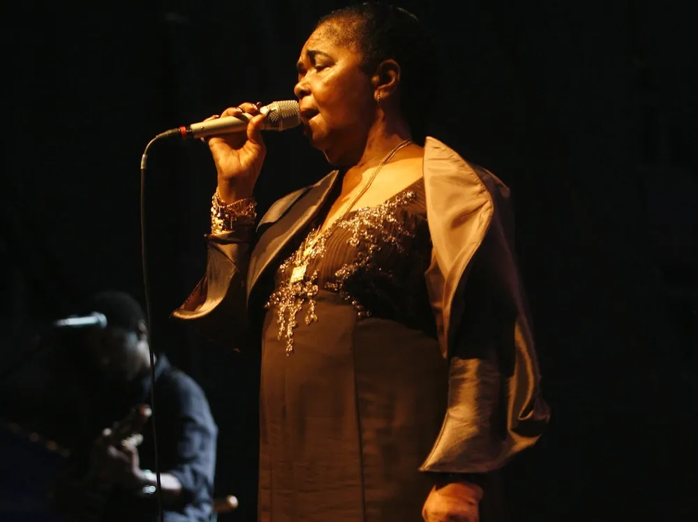2873215-cesaria-evora-podczas-koncertu.jpg