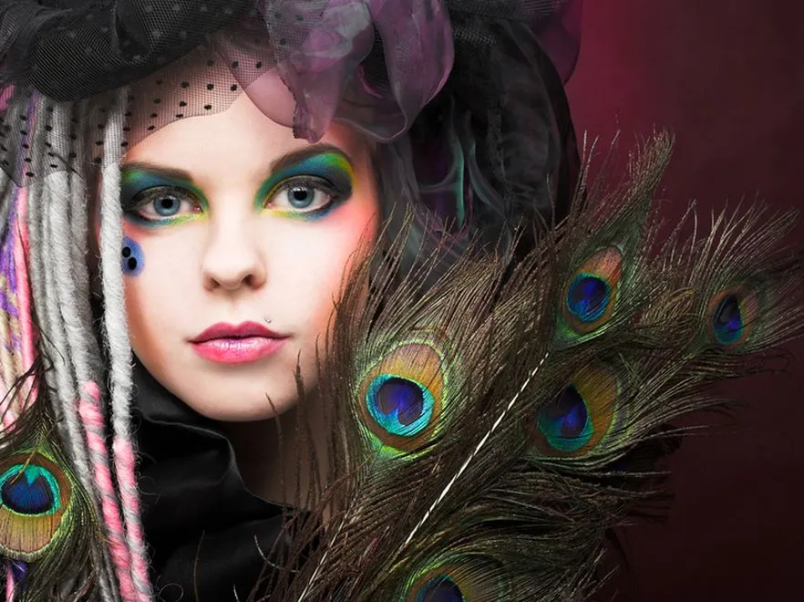 Modny makijaż na sylwestra i karnawał! Make-up jak oczy pawia