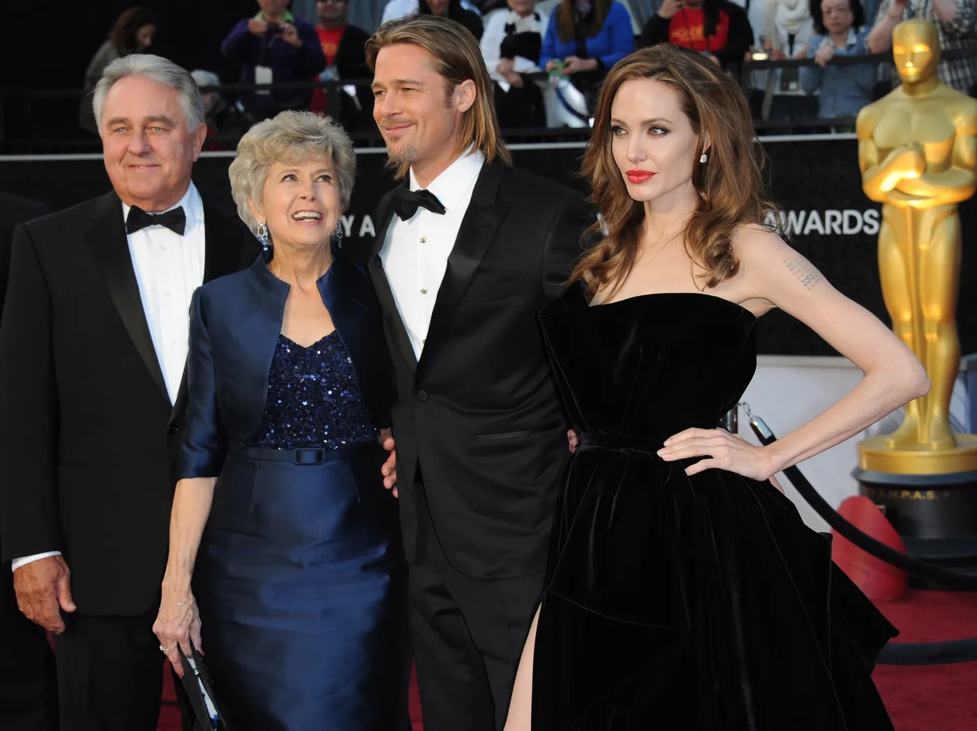 Angelina Jolie i Brad Pitt z rodzicami