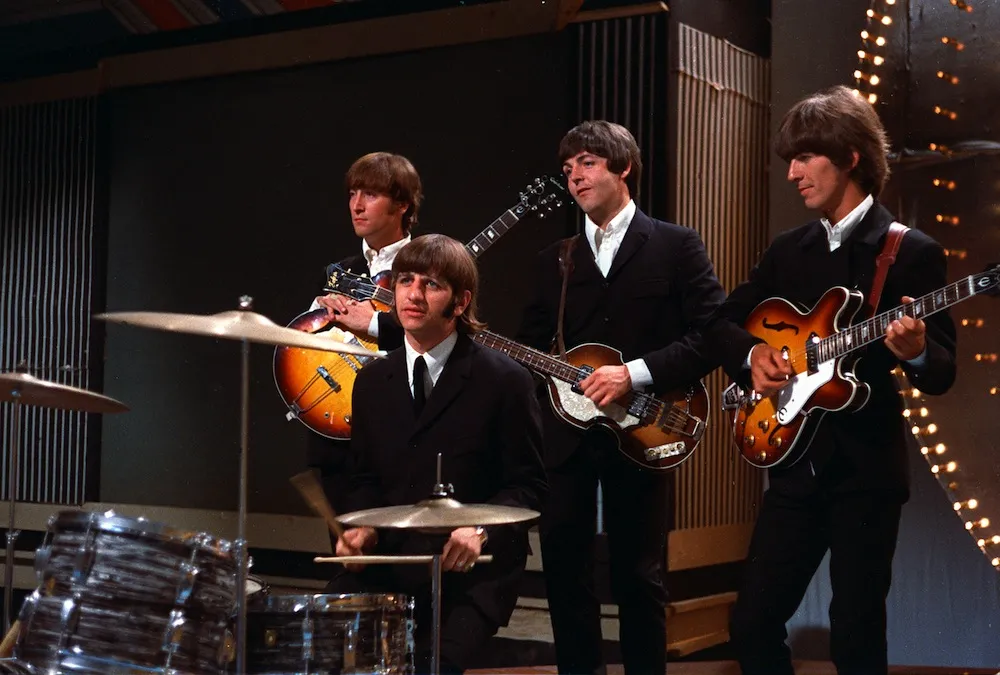 3662888-paul-mccartney-i-the-beatles-w.jpg