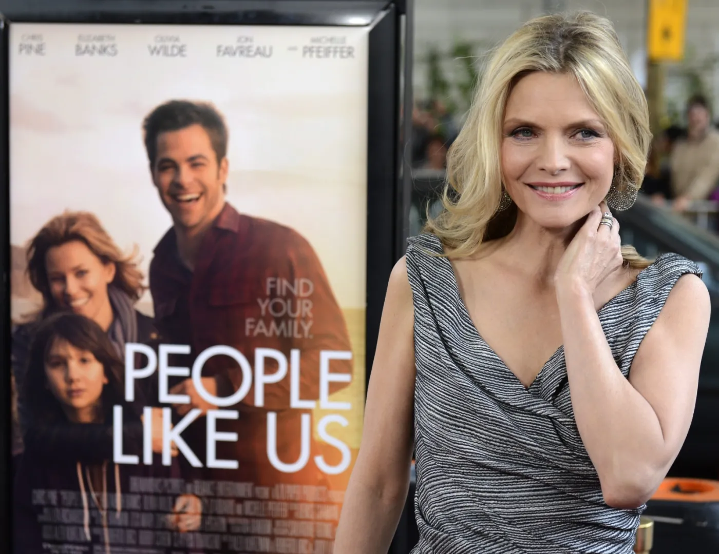 Piękna Michelle Pfeiffer na premierze "People Like Us"