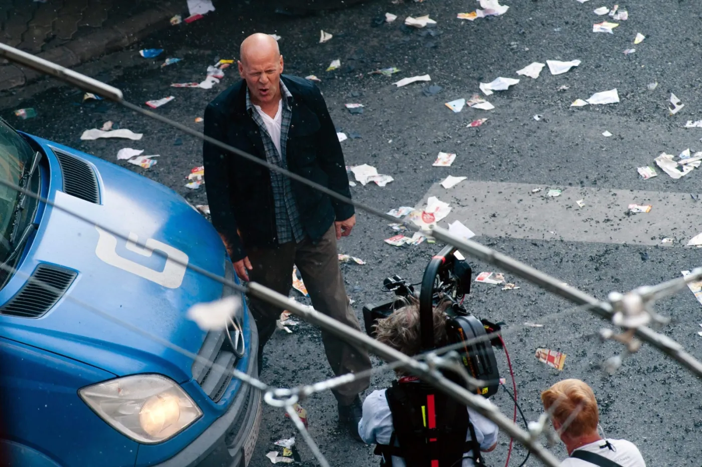 3674257-bruce-willis-na-planie-szklanej.jpg