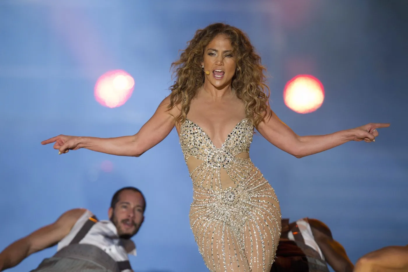 Odmieniona Jennifer Lopez niczym diwa z lat 80.