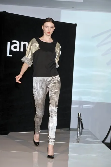 3762759-pokaz-kolekcji-mmc-studio-podczas.jpg