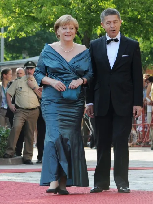 3825559-angela-merkel-i-joachim-sauer-na.jpg