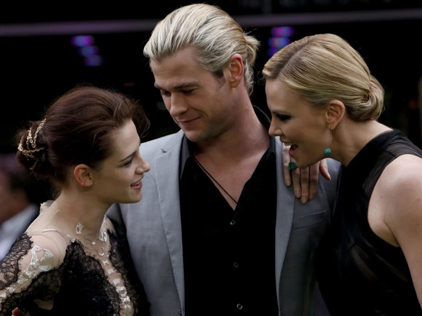3496009-kristen-stewart-chris-hemsworth.jpg