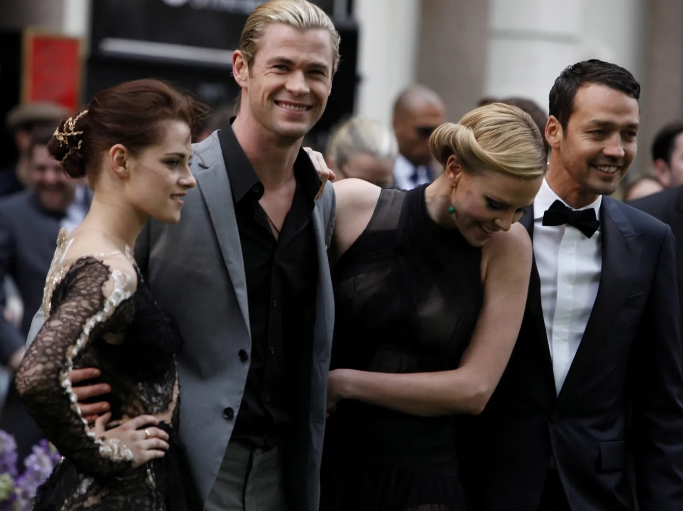 3496038-kristen-stewart-chris-hemsworth.jpg