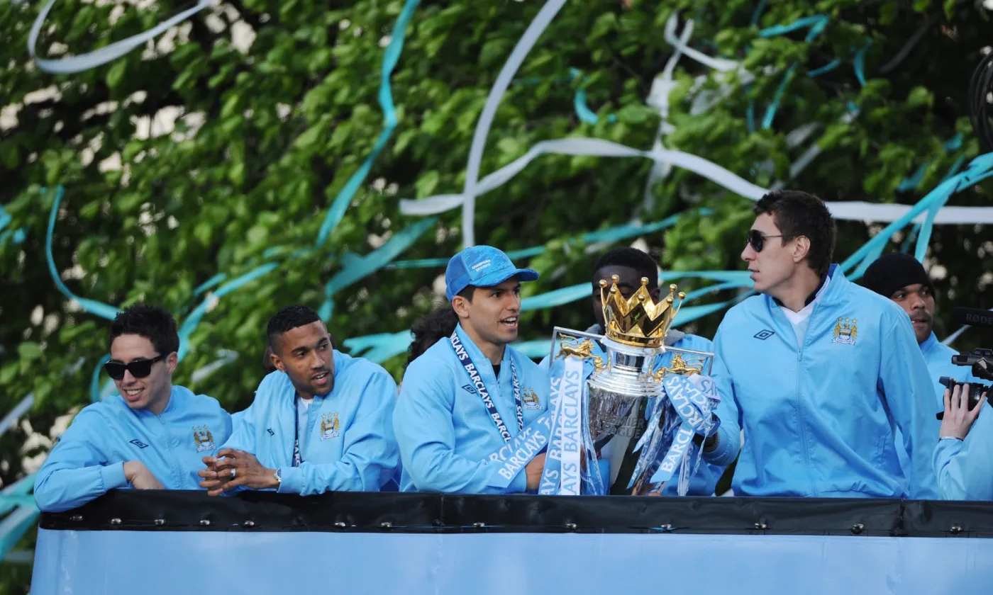 3496821-pilkarze-manchesteru-city-fetuja.jpg