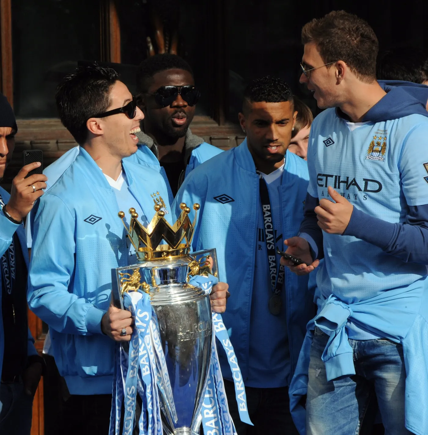 3496966-pilkarze-manchesteru-city-fetuja.jpg