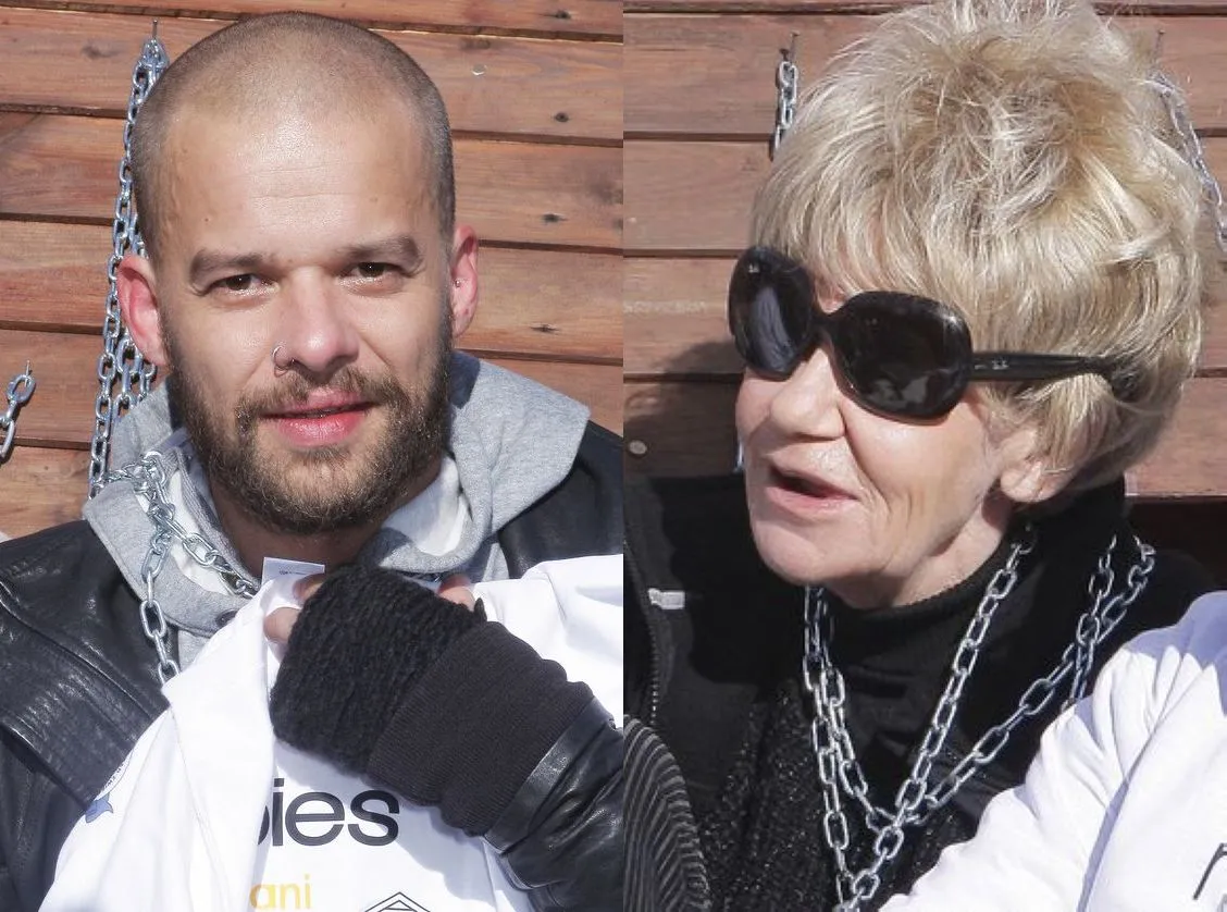 Piróg i Czubaszek uwiązani na łańcuchach