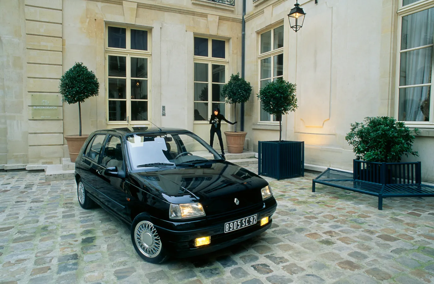 3872105-4-renault-clio-baccara-model-1991.jpg