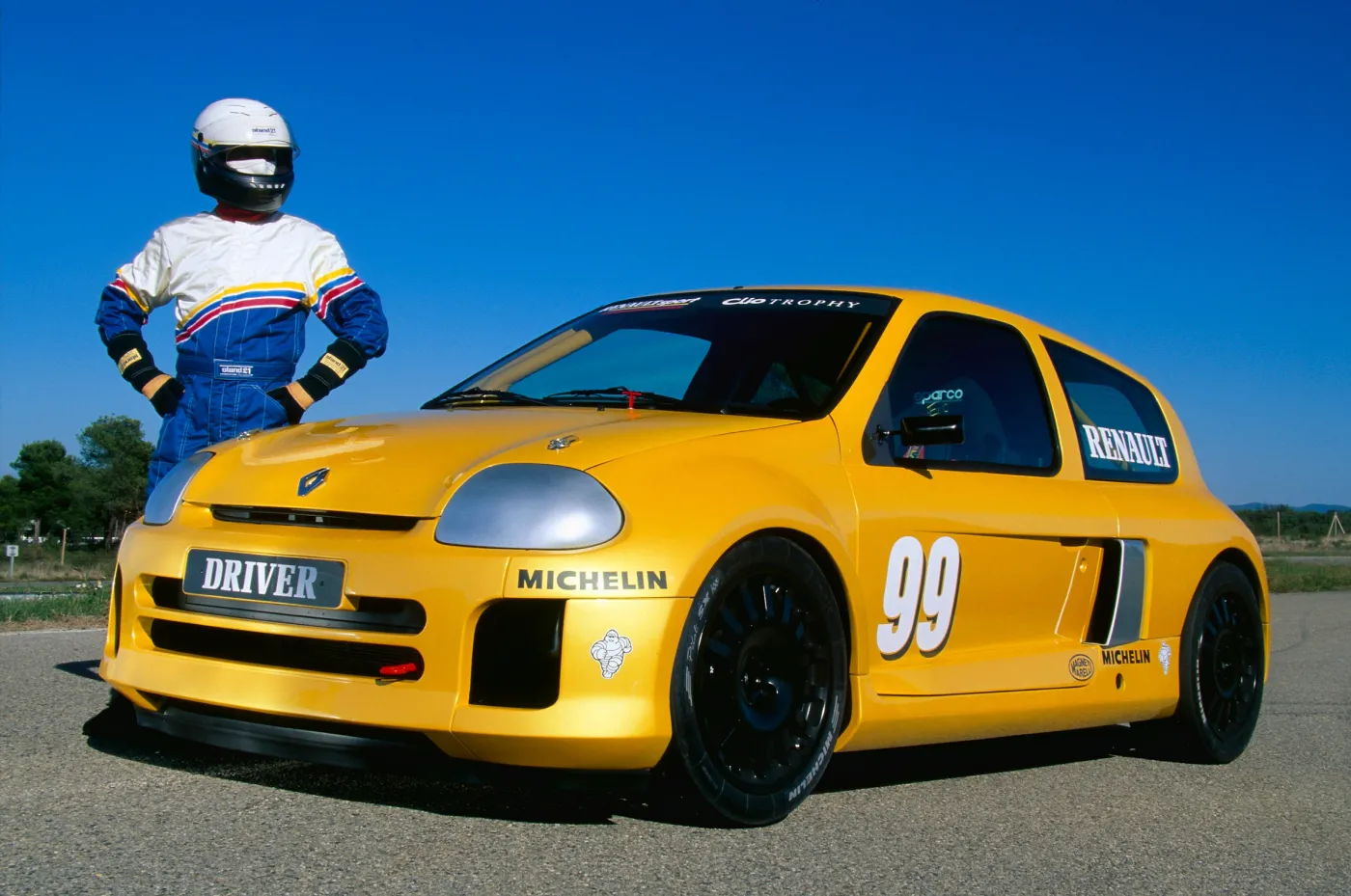 3872221-8-clio-renault-sport-v6-1998-r.jpg