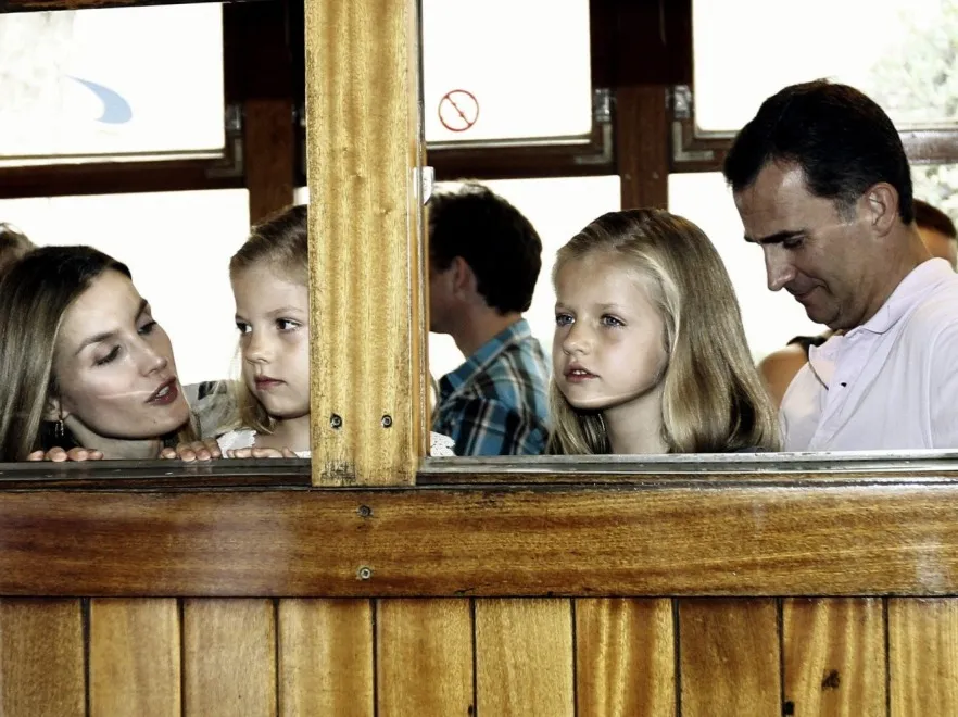 3891400-ksiezna-letizia-i-ksiaze-filip.jpg