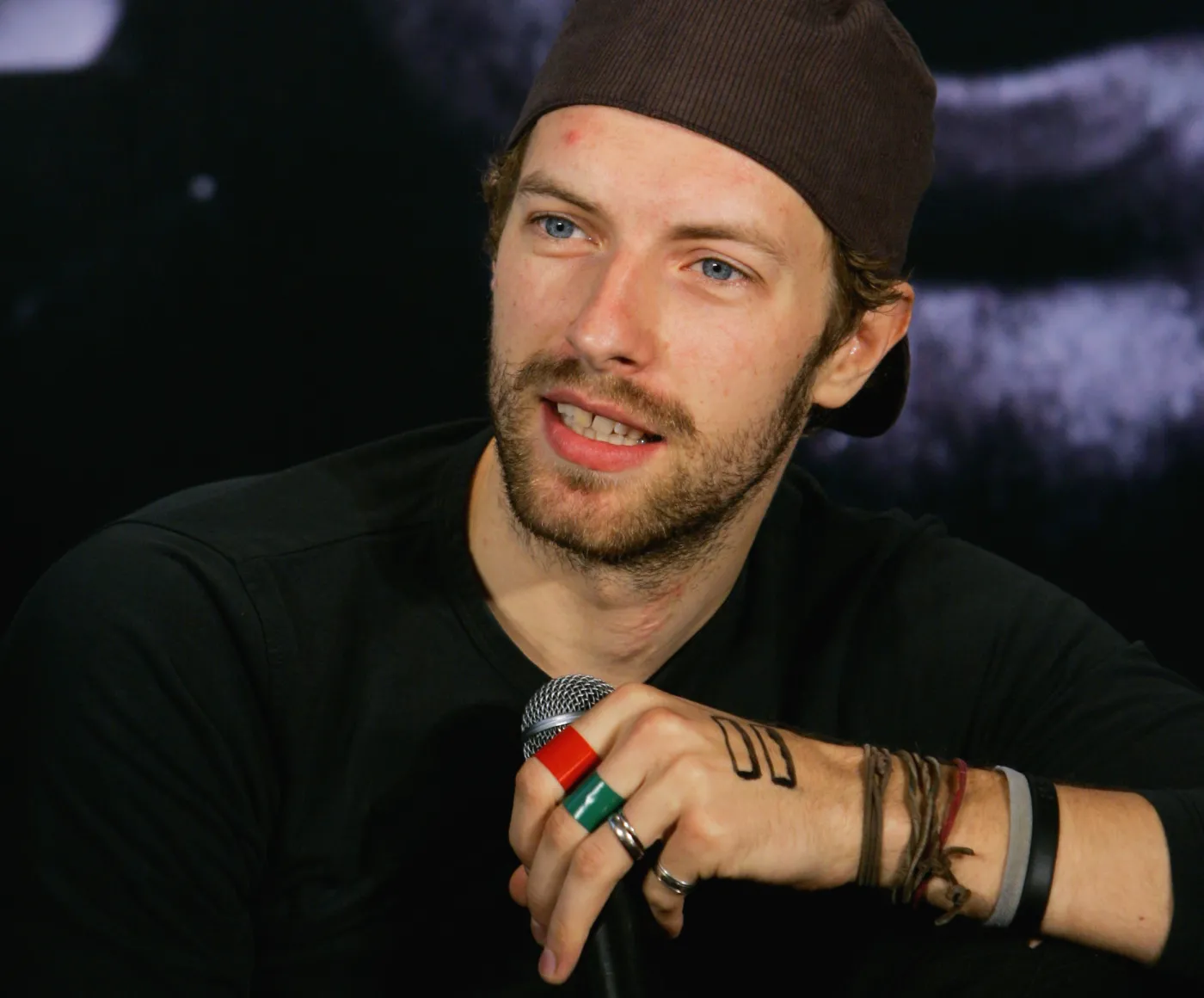 4008637-chris-martin-w-hong-kongu-2006.jpg