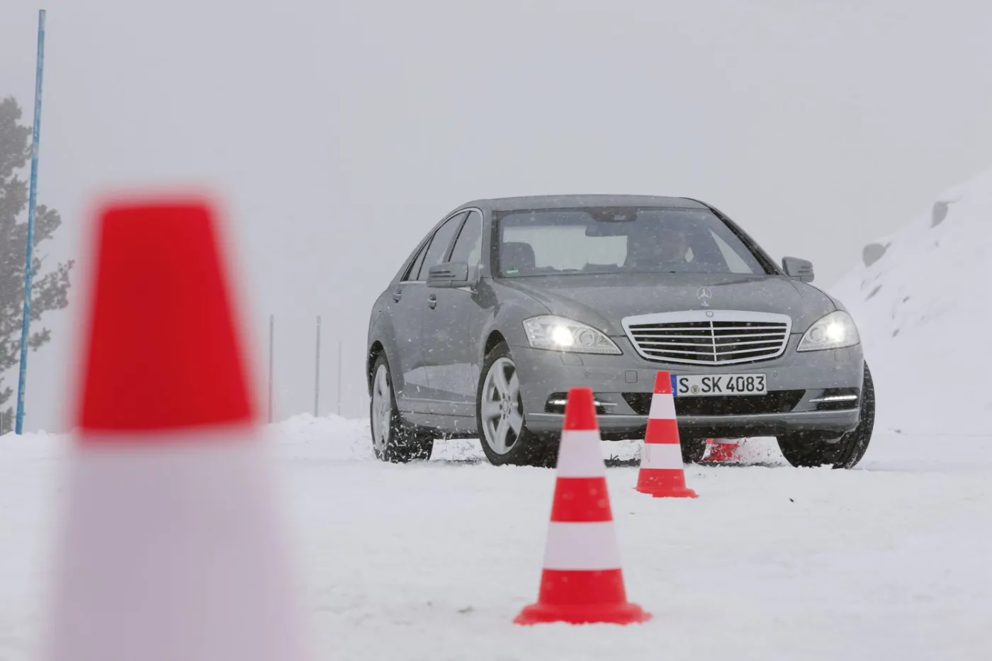 4474380-w221-s-350-4matic-blueefficiency.jpg