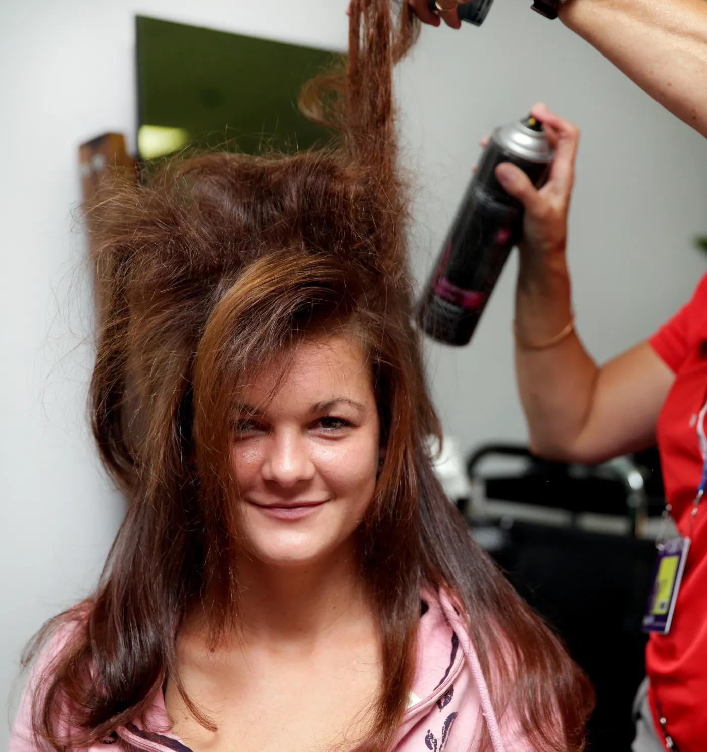 4536974-agnieszka-radwanska-u-fryzjera.jpg