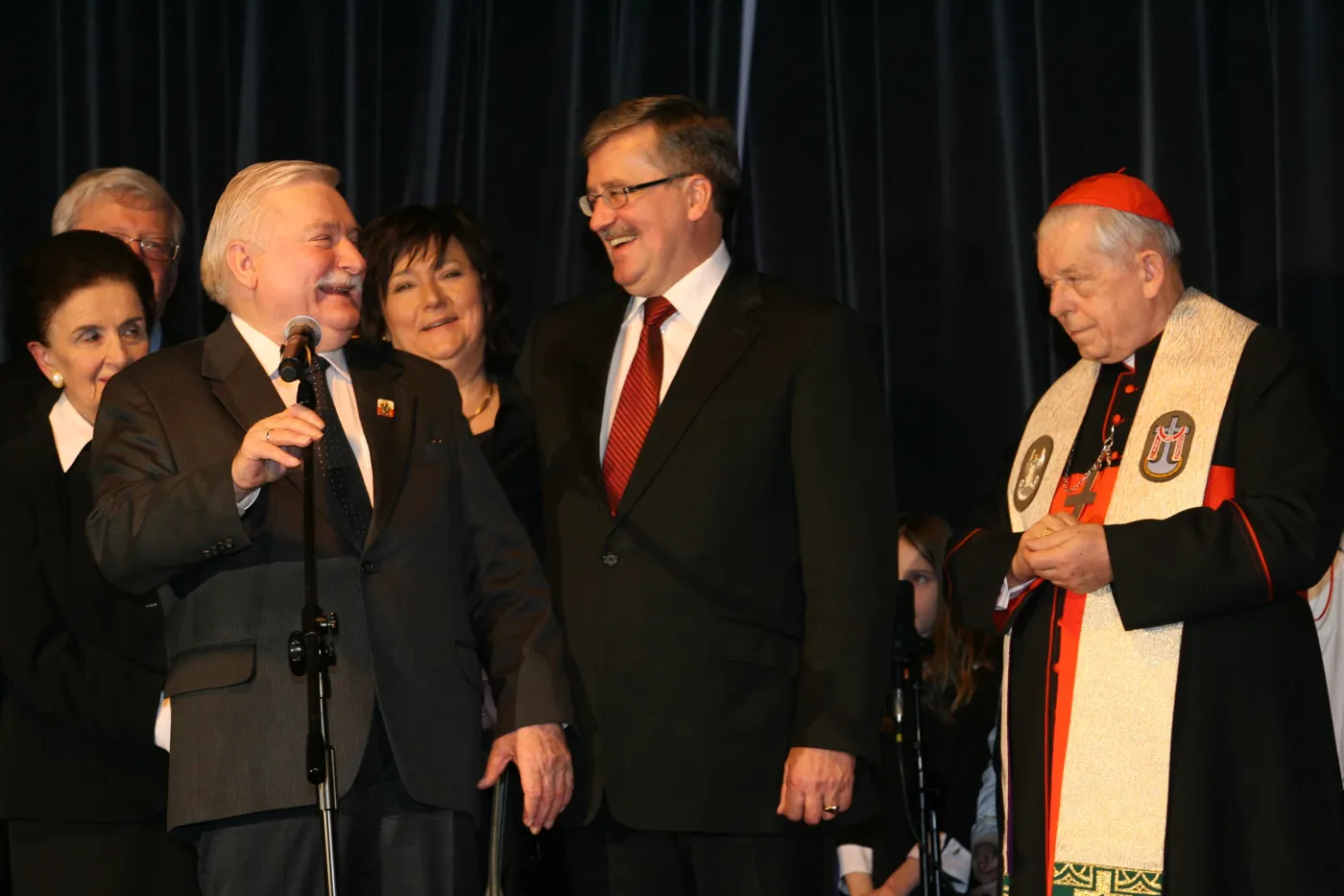 4546022-lech-walesa-bronislaw-kopmorowski.jpg