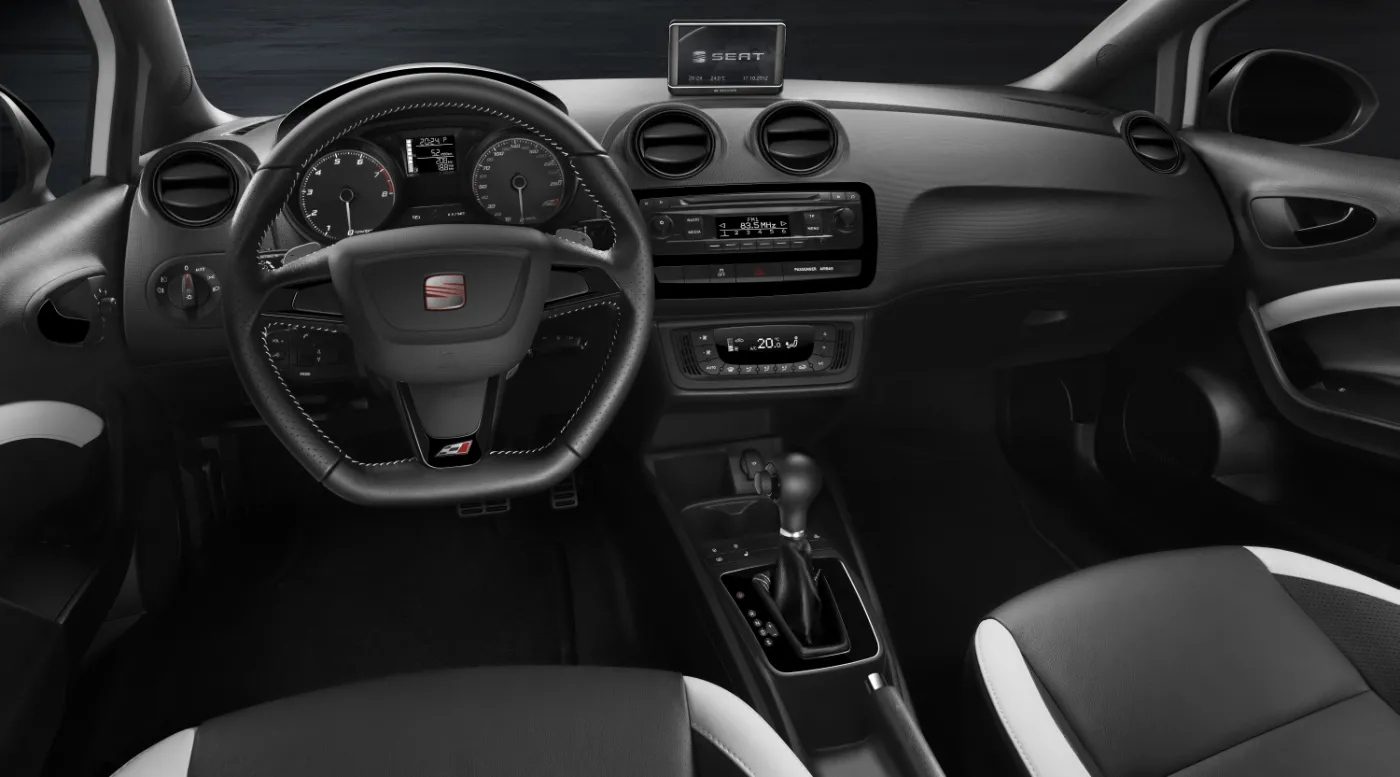 4278329-seat-ibiza-cupra-interior-frontal.jpg