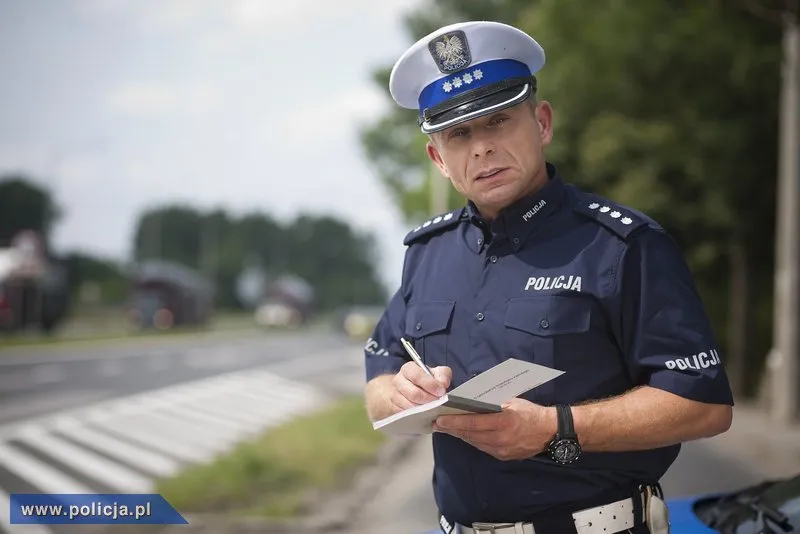 4315634-policja-kalendarz-charytatywny.jpg