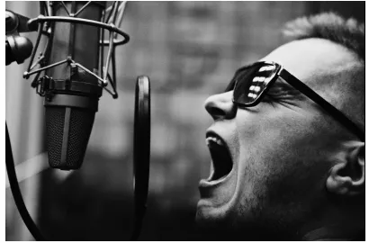 T.Love śpiewa o kobiecie, która wodzi na pokuszenie