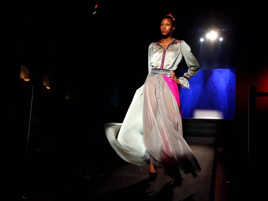 4358513-mix-match-fashion-show-wietnam.jpg
