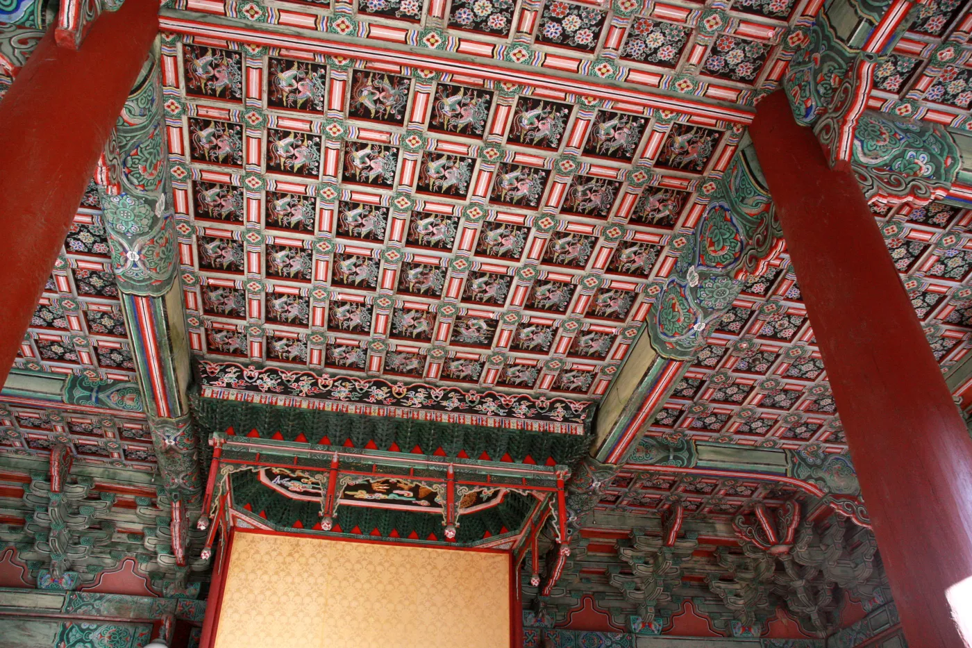 4377926-palac-changdeokgung-seul-korea.jpg