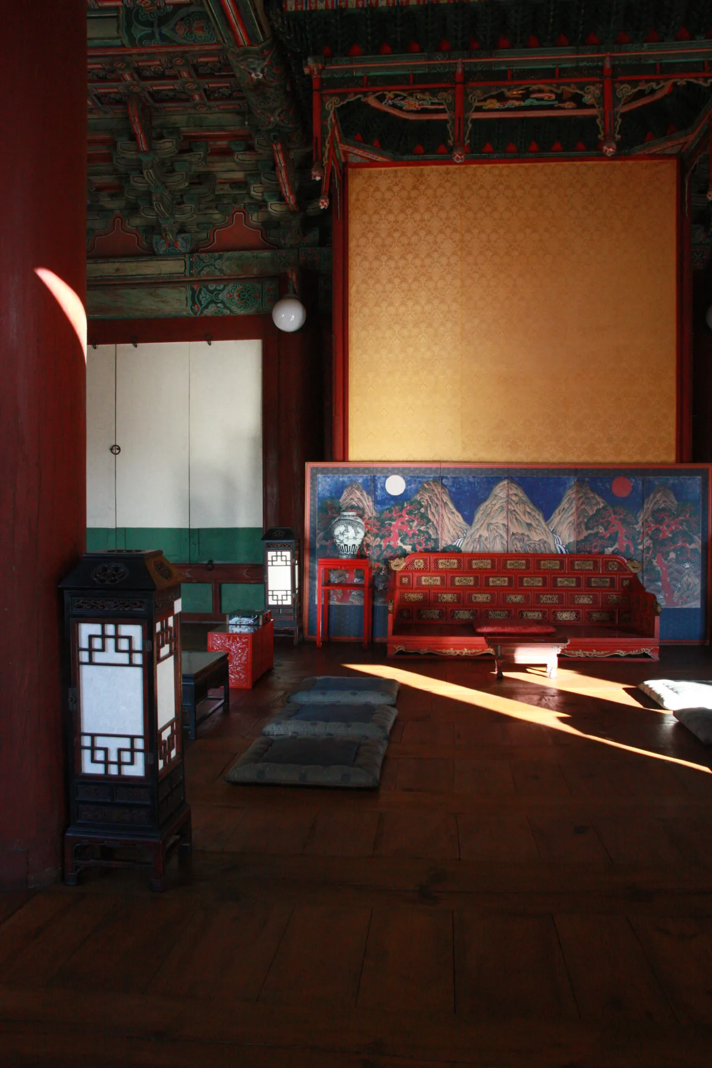 4378448-palac-changdeokgung-seul-korea.jpg