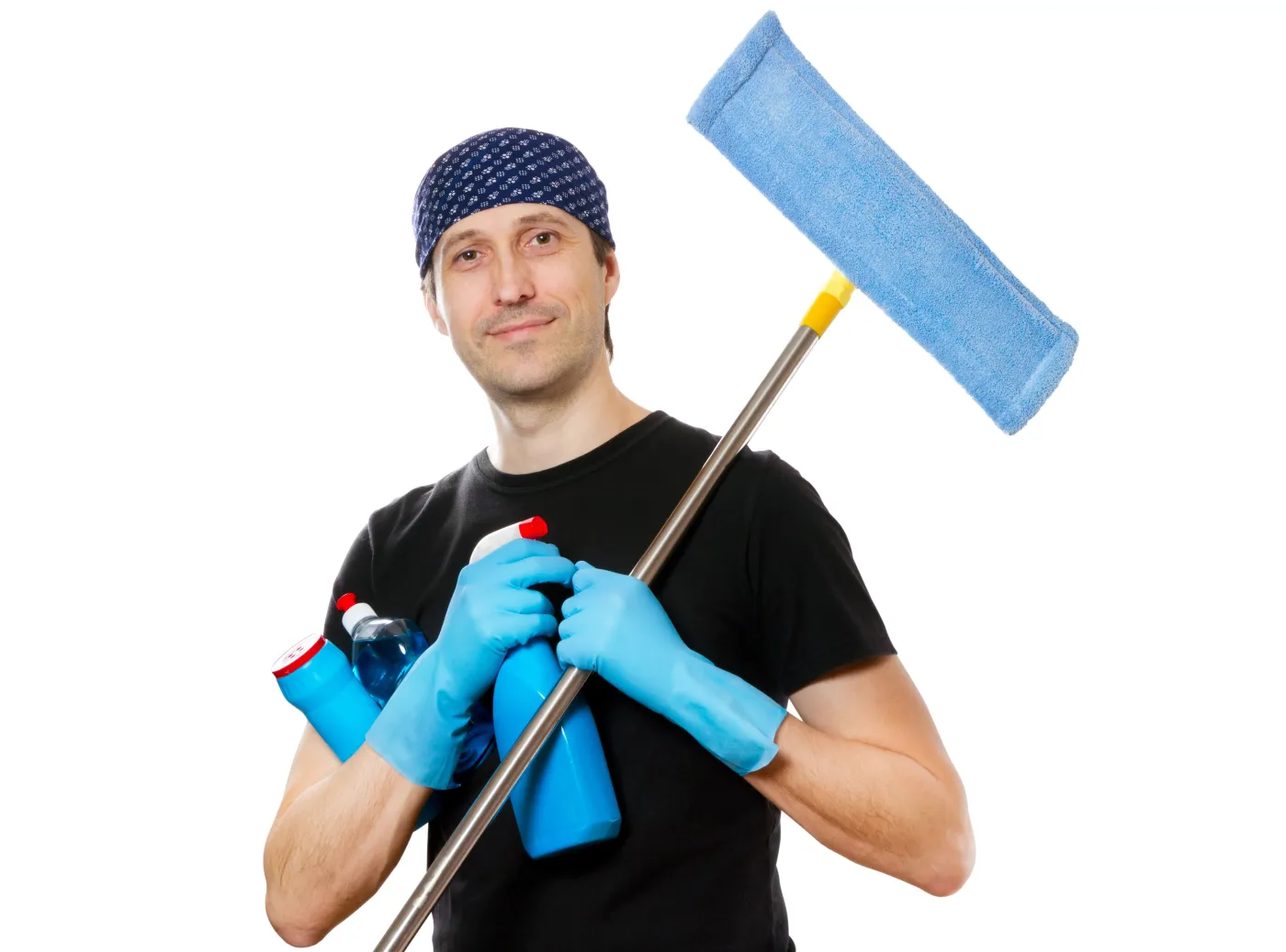 mężczyzna sprząta sprzątanie