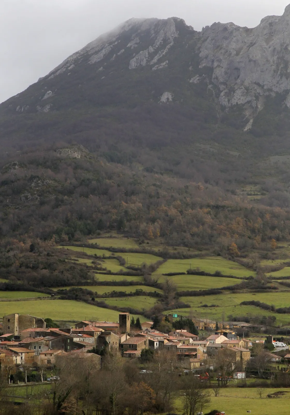 4420052-koniec-swiata-francja-gora-pic.jpg