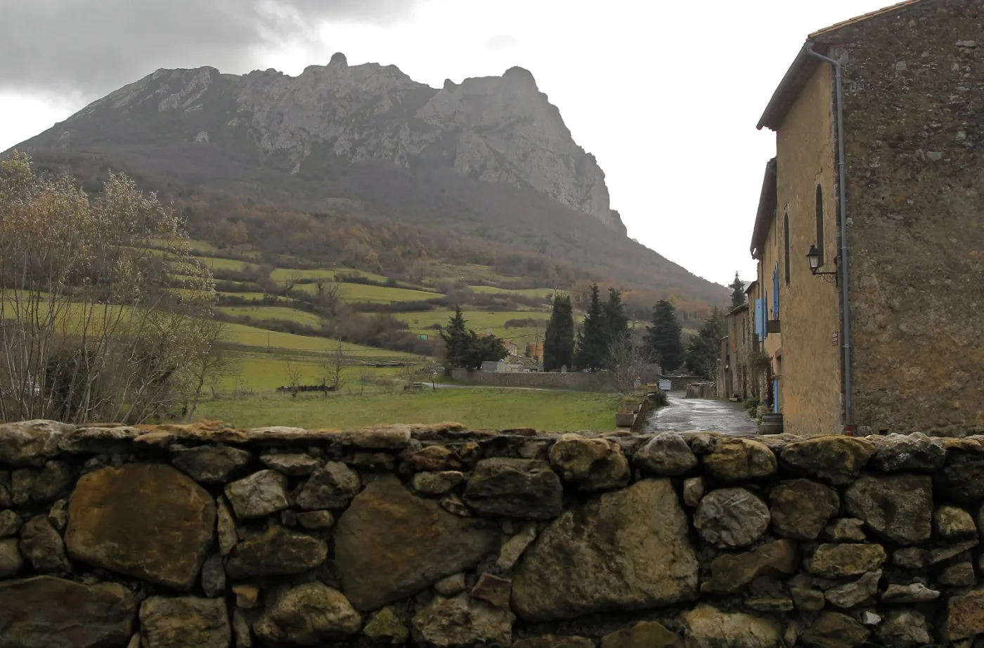 4420081-koniec-swiata-francja-gora-pic.jpg
