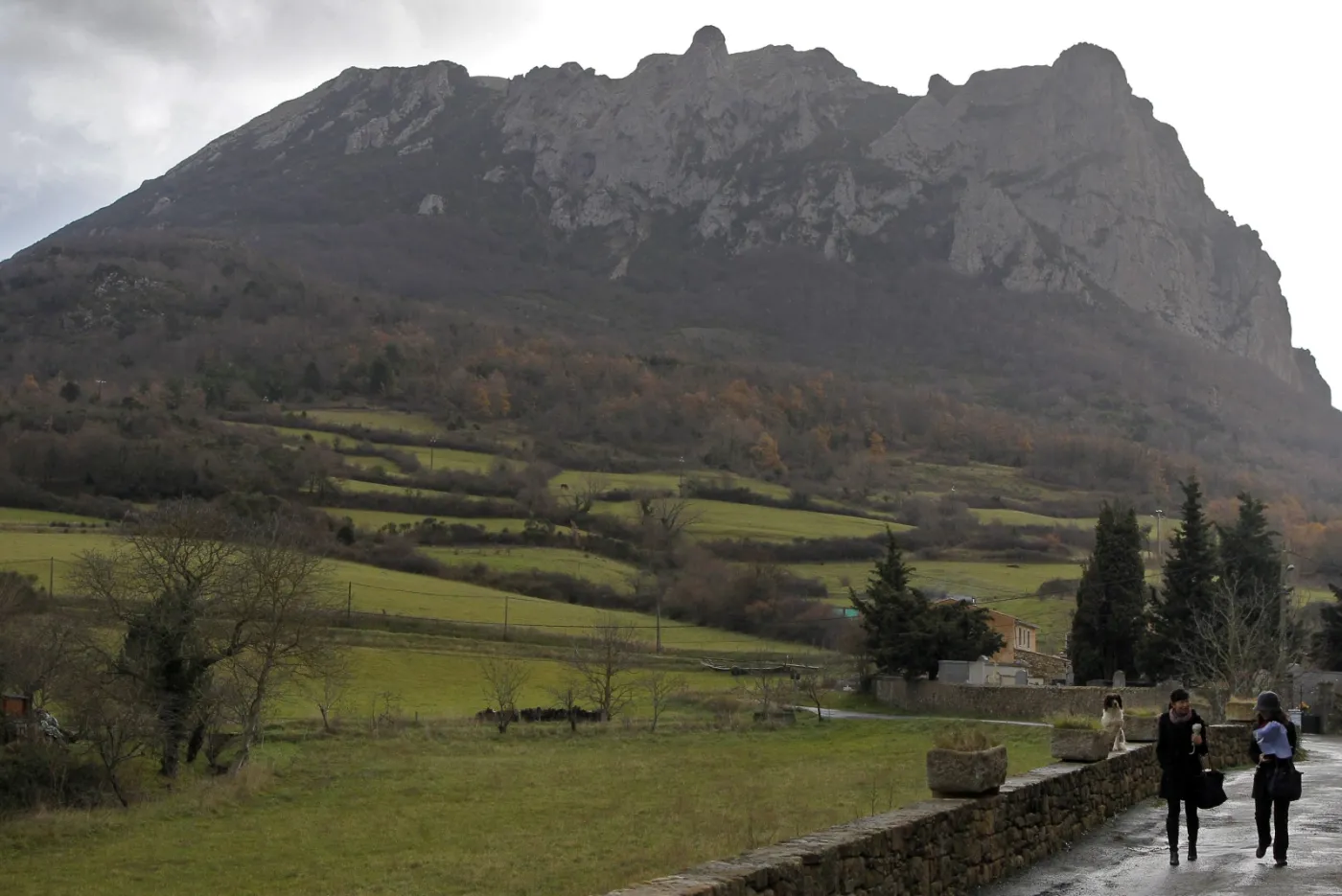 4420110-koniec-swiata-francja-gora-pic.jpg