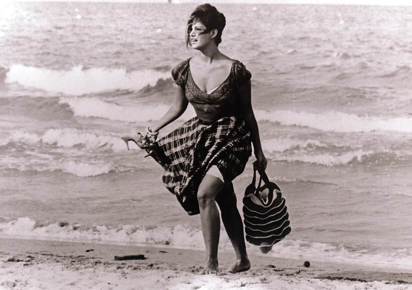 4846236-claudia-cardinale-jako-dziewczyna.jpg