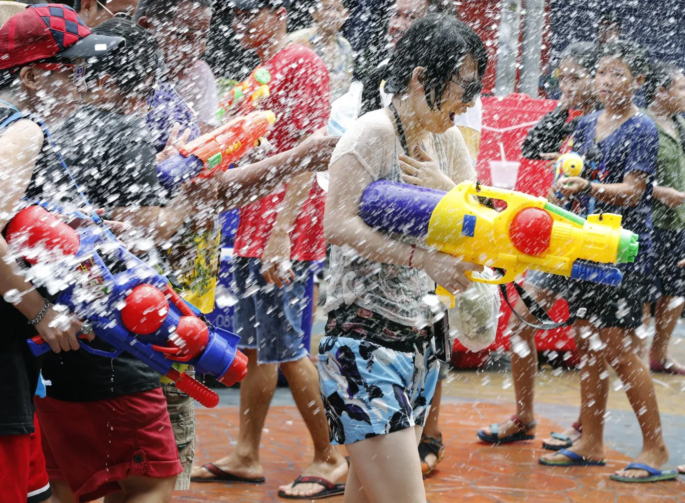 Filipiny kuszą turystów imprezami i kasynami