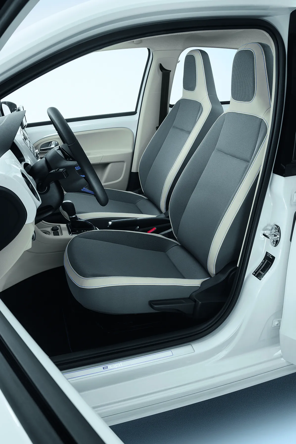 4730806-70862vw-the-volkswagen-e-up-07.jpg