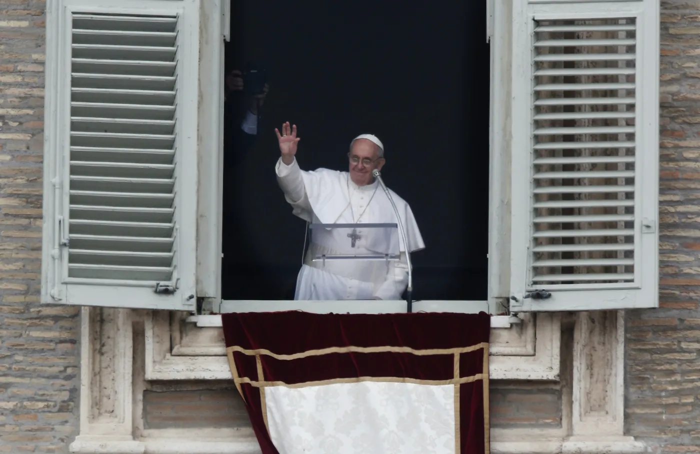 Papież Franciszek, jego pierwszy Anioł Pański