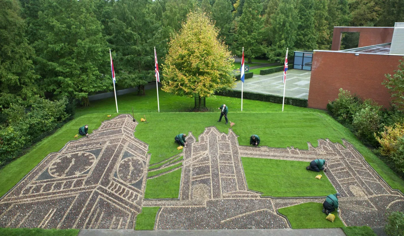 4783006-przygotowanie-ogrodu-w-keukenhof.jpg