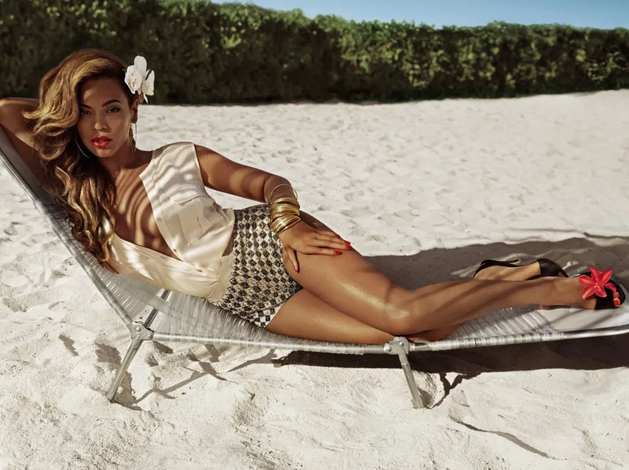 Ślicznotka na Bahamach: Beyonce w kampanii odzieżowego giganta