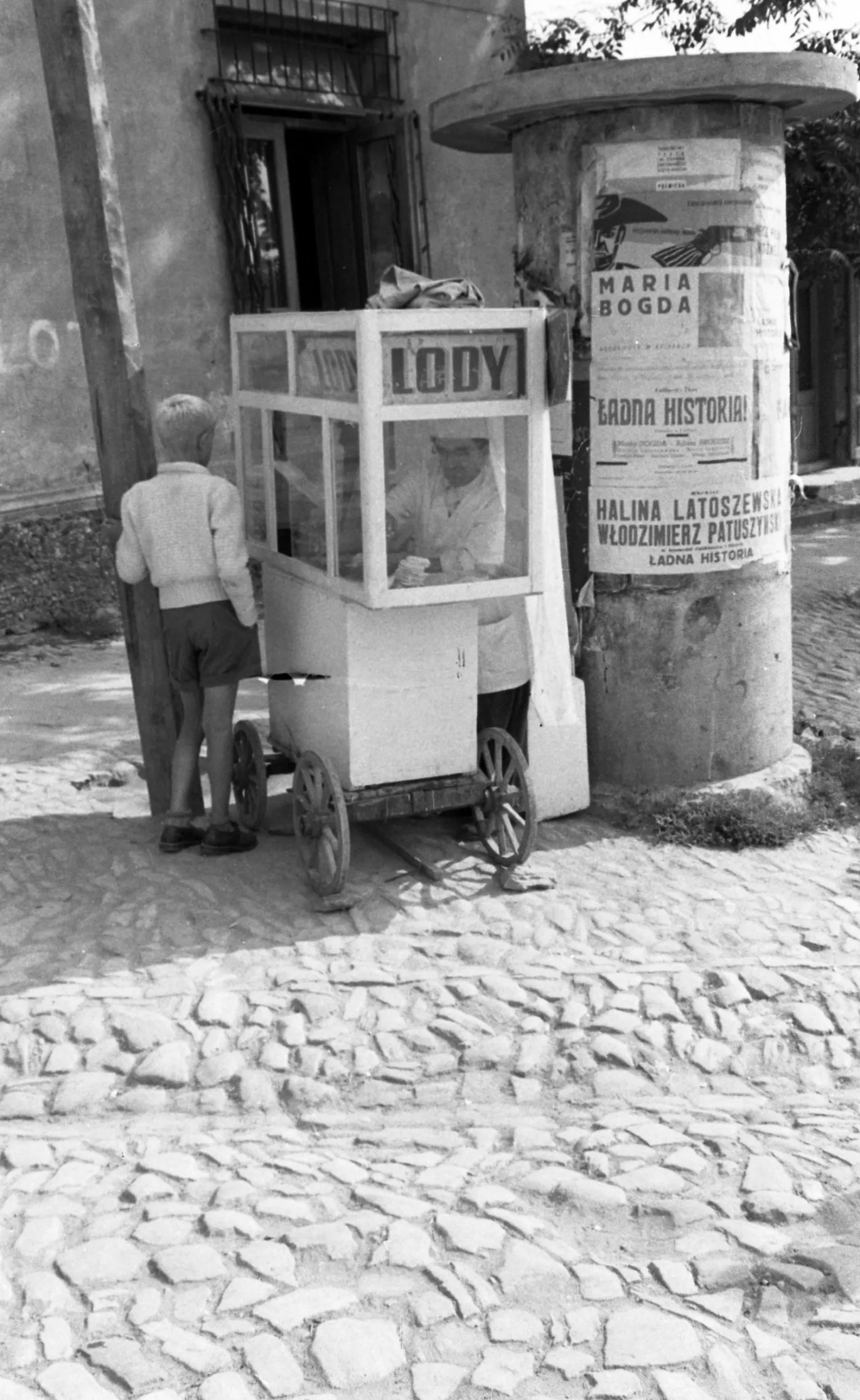 5292174-sierpien-1959-sandomierz-polska.jpg