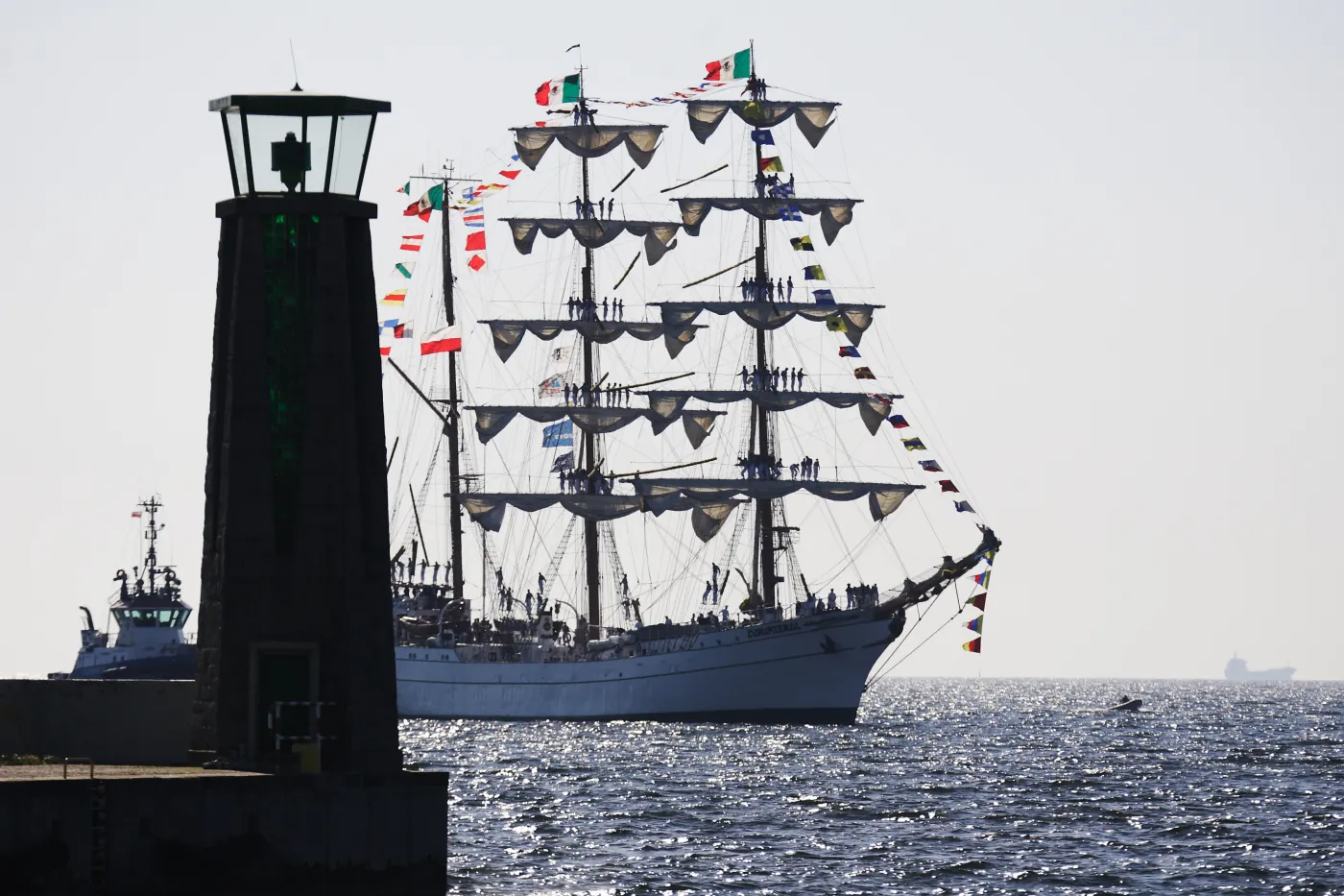 5313398-meksykanski-zaglowiec-cuauhtemoc.jpg