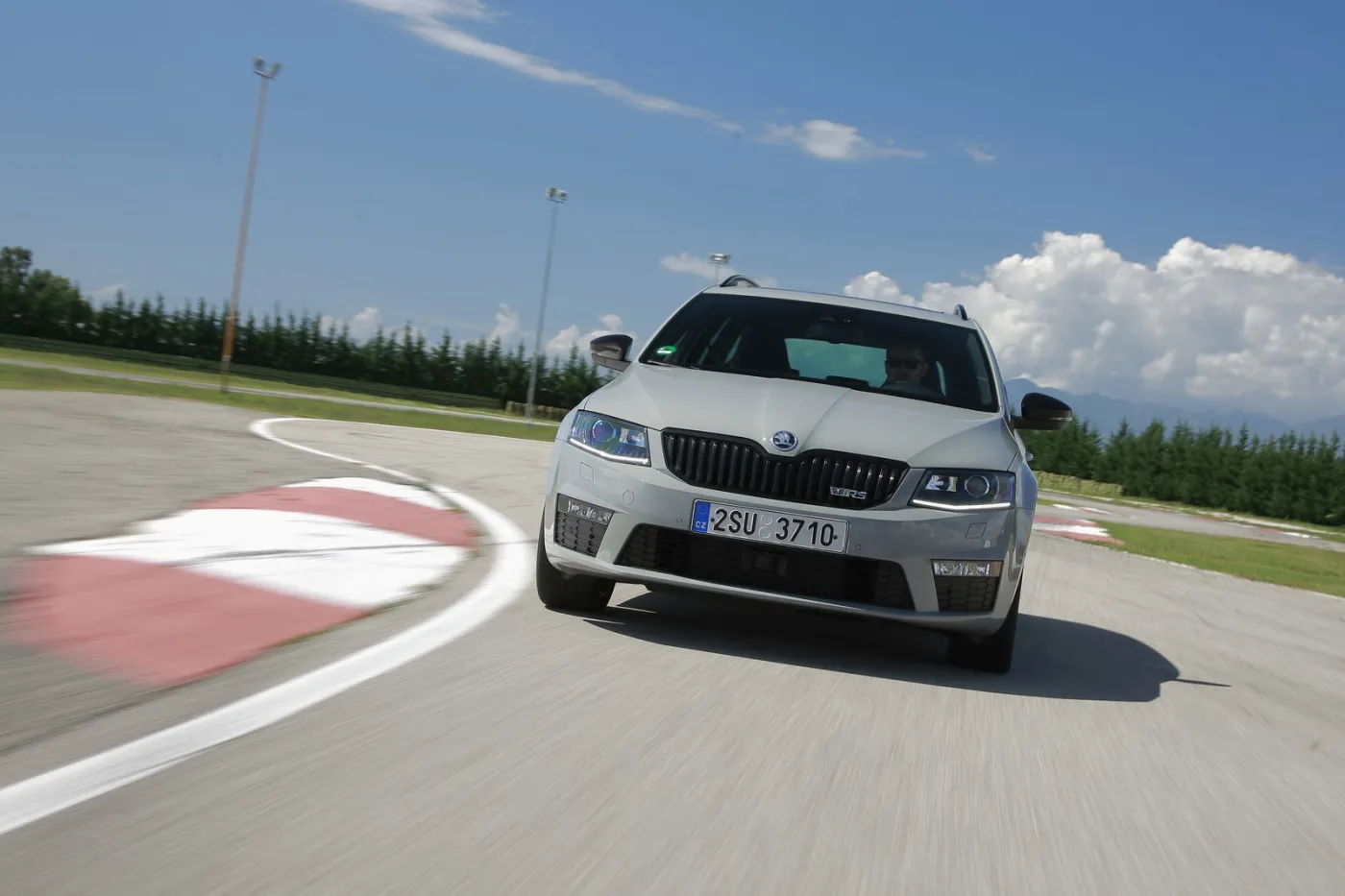 5468850-skoda-octavia-rs-pierwsza-jazda.jpg