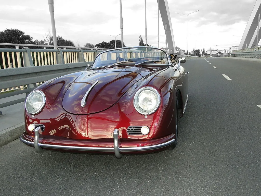 FF SPEEDSTER to fabrycznie nowy sportowy samochód w stylu retro na wzór Speedstera PRE/A z 1955 roku