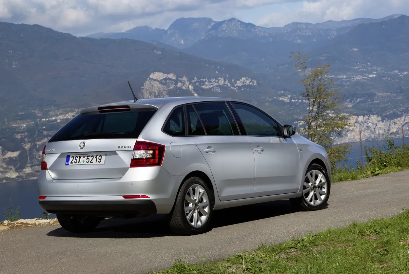 5478321-skoda-rapid-spaceback-pierwsza.jpg