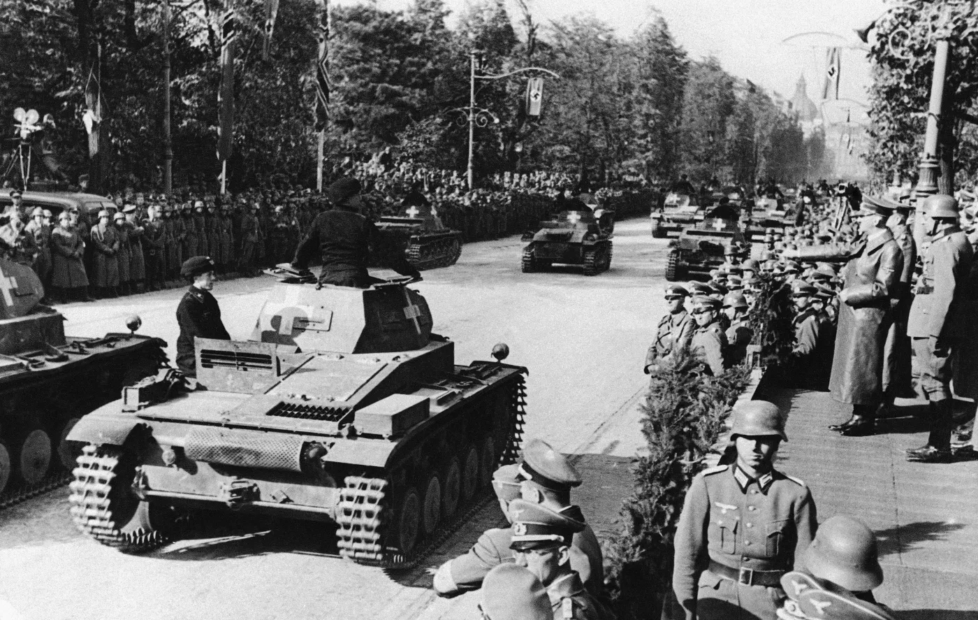 5483413-adolf-hitler-w-polsce-ii-wojna.jpg
