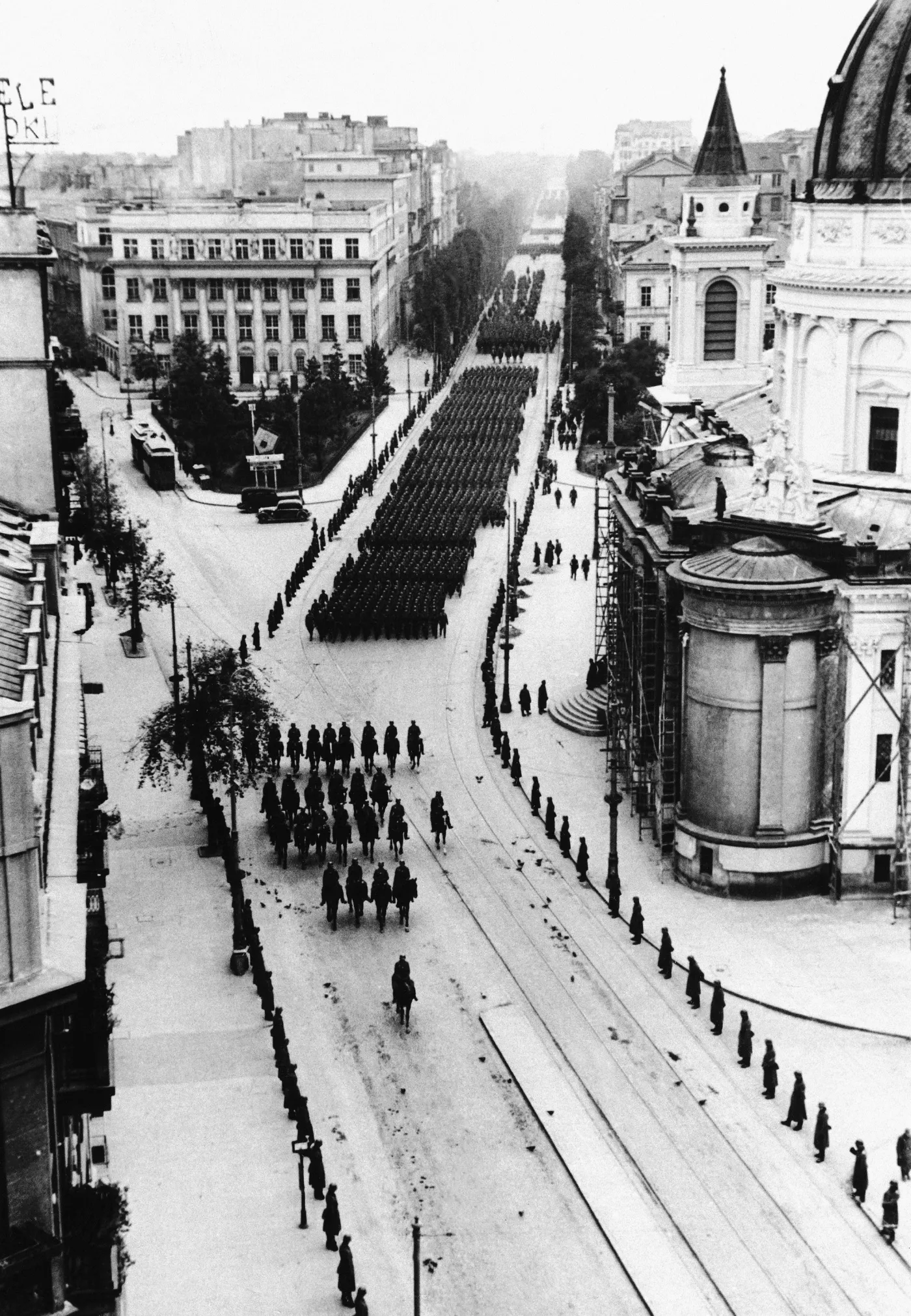5483471-adolf-hitler-w-polsce-ii-wojna.jpg