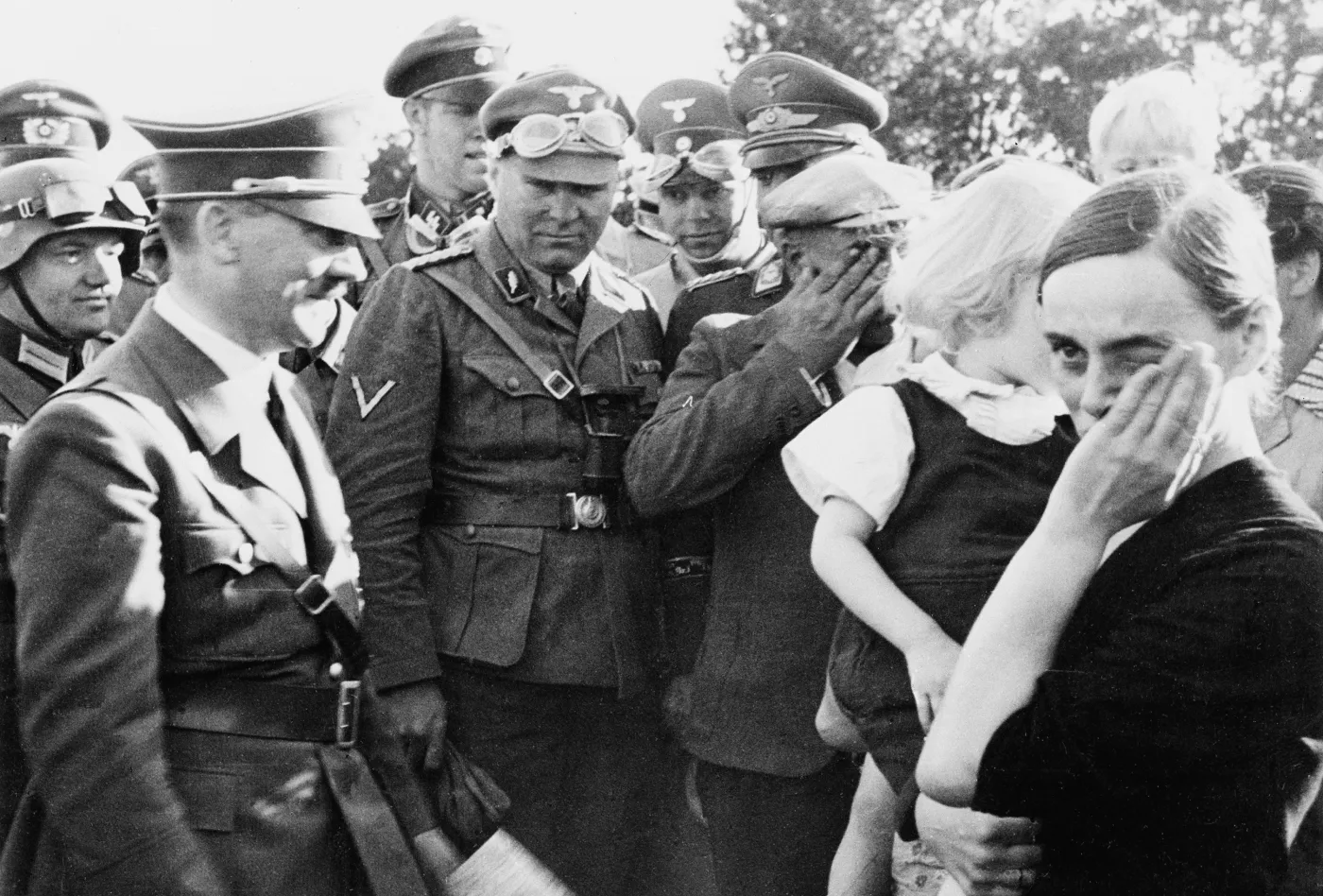 5483153-adolf-hitler-w-polsce-ii-wojna.jpg