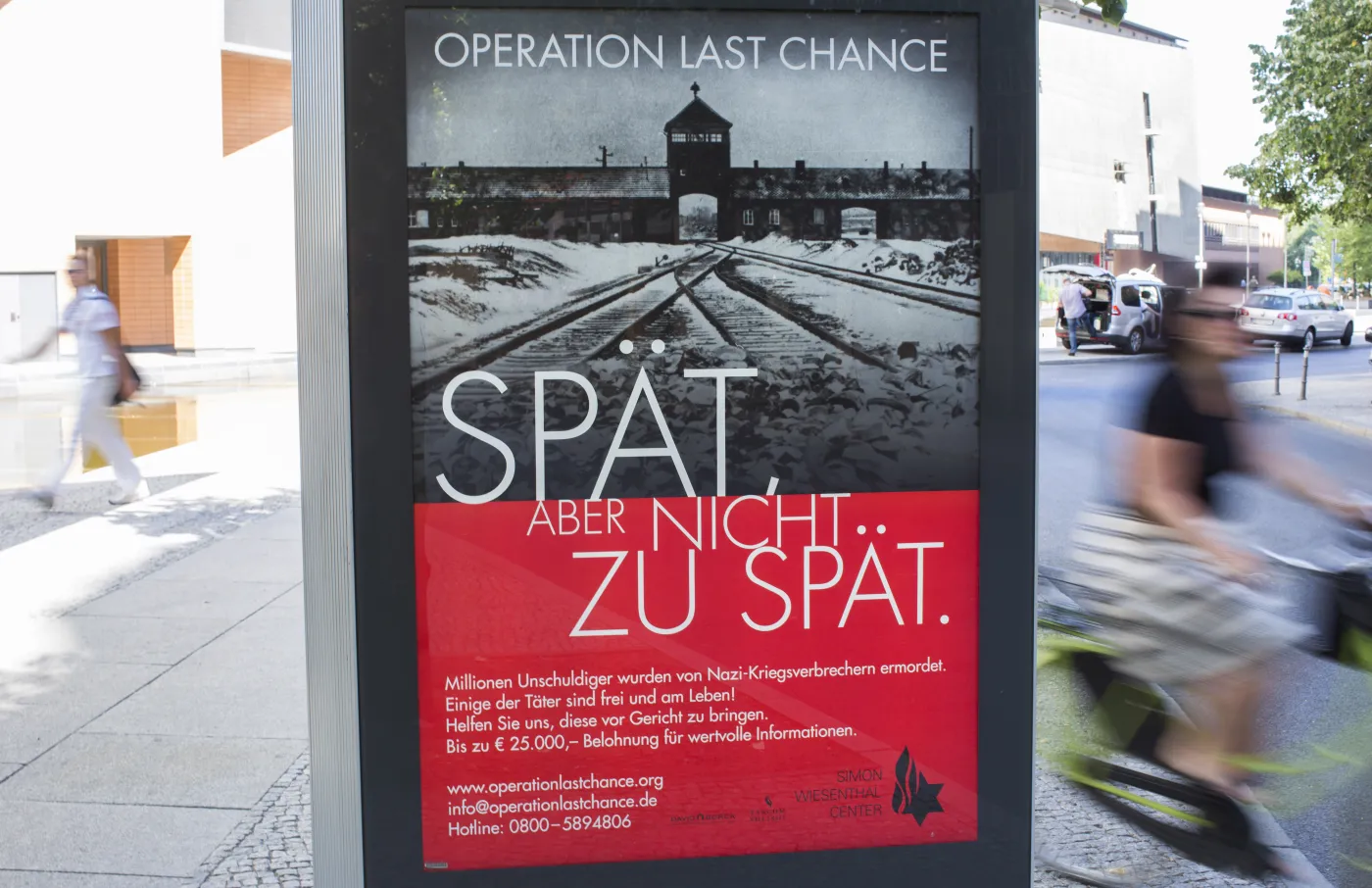 Plakaty zachęcające do ścigania hitlerowskich zbrodniarzy