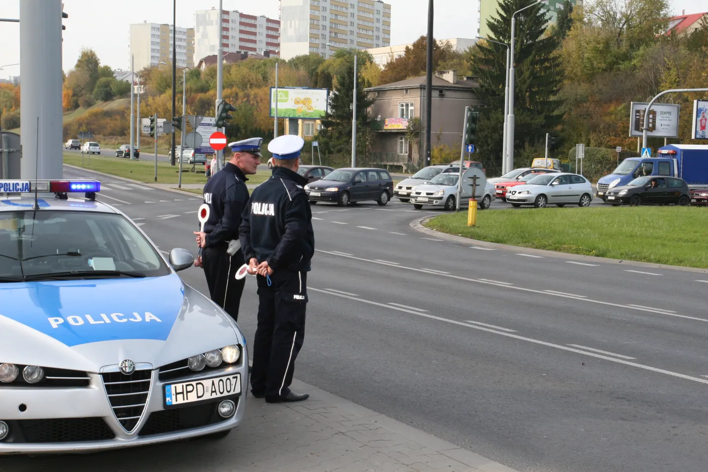 5516448-kabaret-ani-mru-mru-i-policjanci.jpg